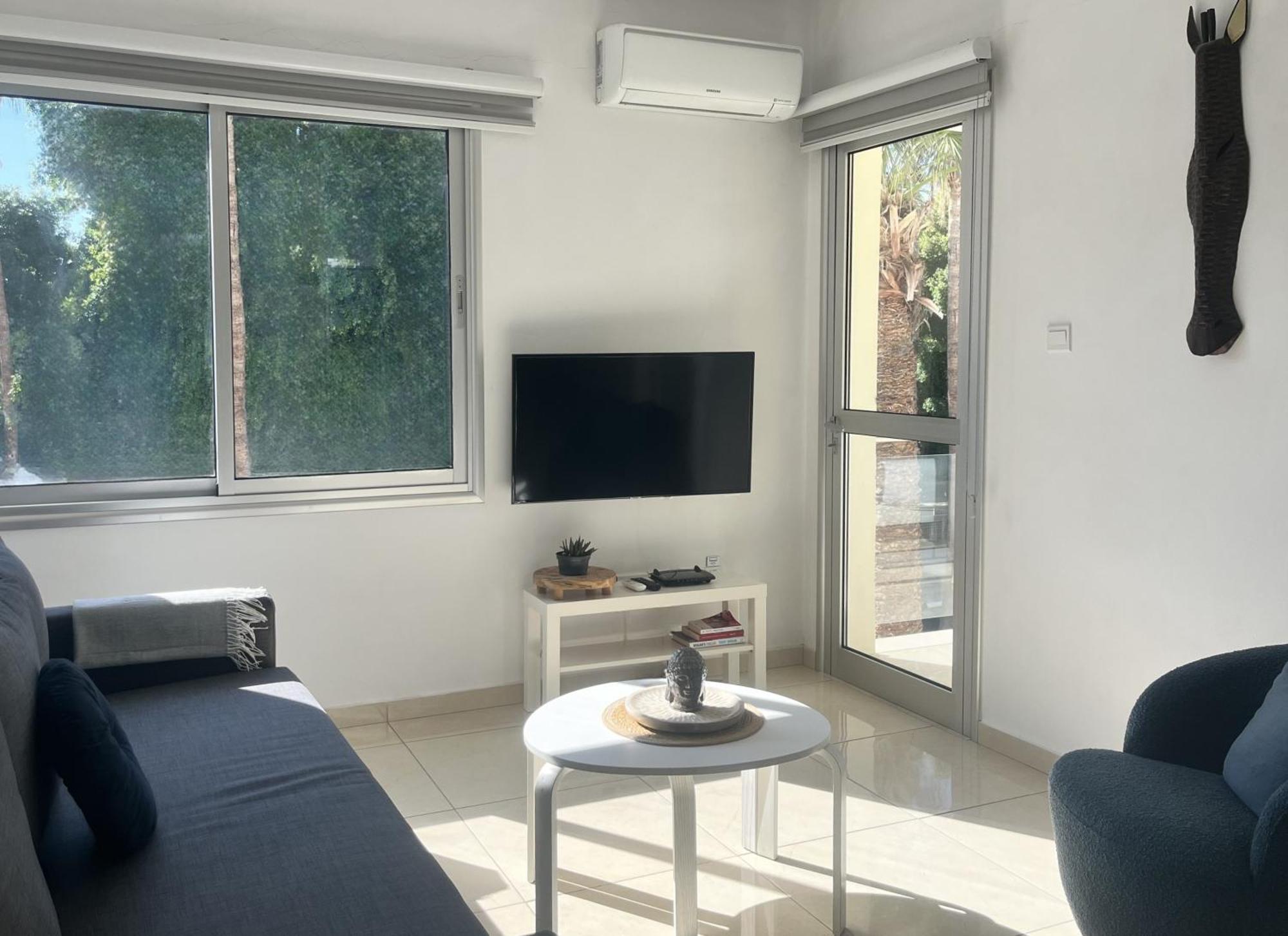 Phaedrus Living Constantinos Seaview Апартаменти